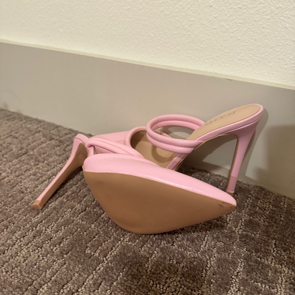 Pink heels - Picture 3 of 6